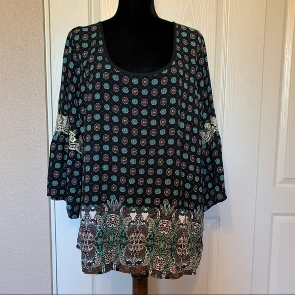 Honey Punch Bell Sleeve Blouse Top with Lace Size‎ 2X